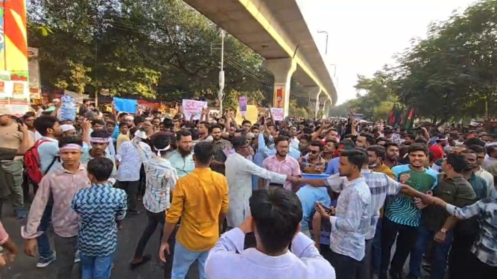 ভোলা-বরিশাল সেতুসহ ৫ দফা দাবিতে শাহবাগে অবস্থান কর্মসূচি