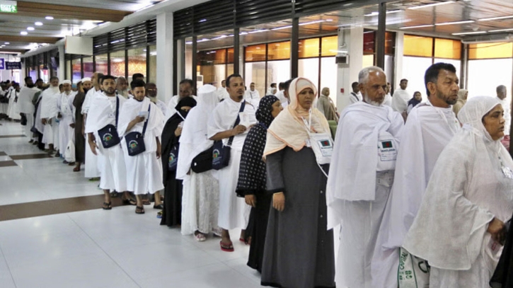 ধর্ম মন্ত্রণালয়ের নির্দেশ: ৫ মার্চের মধ্যে সব হজযাত্রীর ভিসা সম্পন্ন করতে হবে