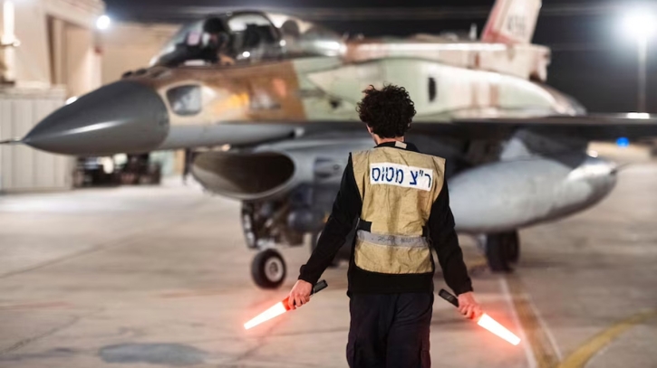 লেবানন থেকে রকেট হামলার পর ইসরায়েলের পাল্টা আঘাত