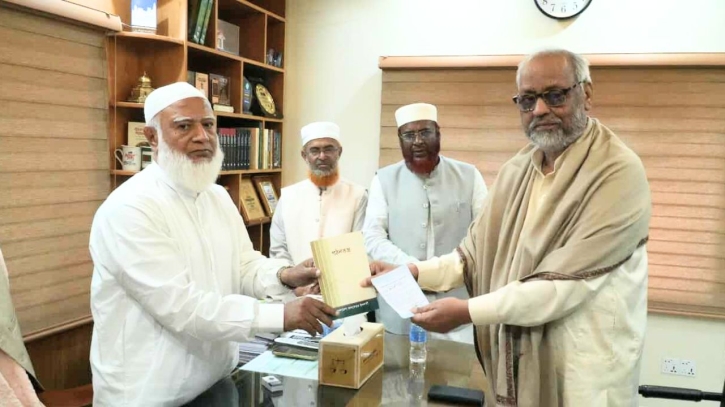 সাবেক এমপি মেজর আক্তারুজ্জামান জামায়াতে ইসলামীতে যোগদান