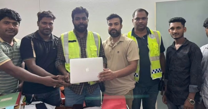 নাটোরে জার্মান পর্যটকের চুরি হওয়া ল্যাপটপ উদ্ধার