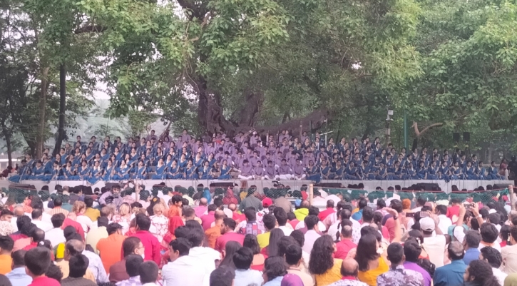 রমনার বটমূলে সুরের মূর্ছনায় ভয়শূন্য চিত্তে বর্ষবরণ ছায়াটনের